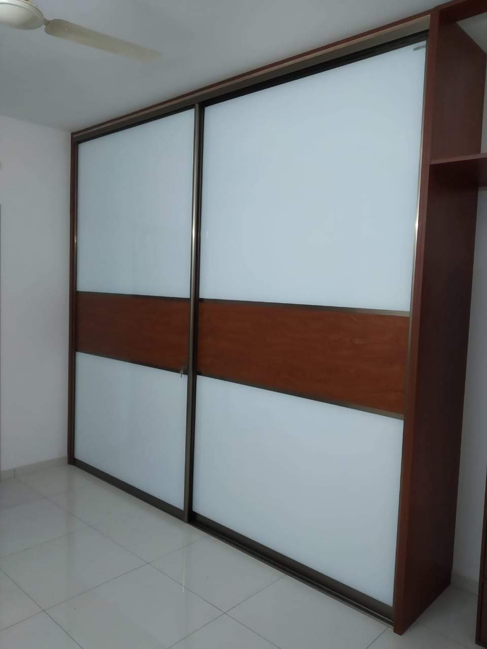 select-your-lacquer-glass-wardrobe-today-in-gurgaon-largest-manufacturing-brand-in-gurugram-gurgaon-india